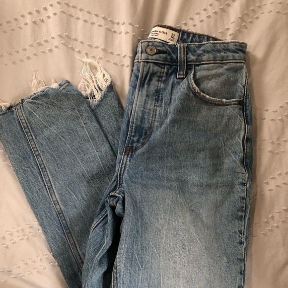 abercrombie jeans - Picture 3 of 3